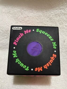 NWT Nee-Doh Groovy Glob